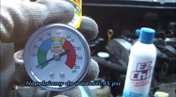 Jak napełnić klimatyzację w samochodzie i uniknąć kosztownych napraw