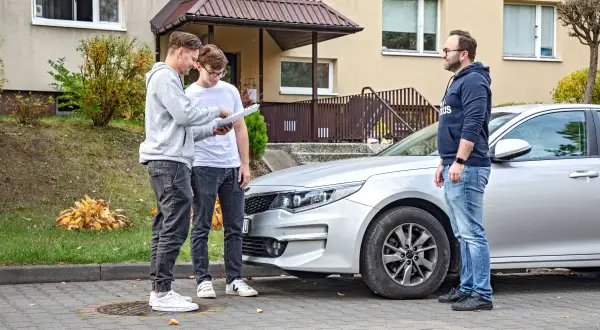 Czy osoba niepełnoletnia może być właścicielem samochodu? Oto co musisz wiedzieć!