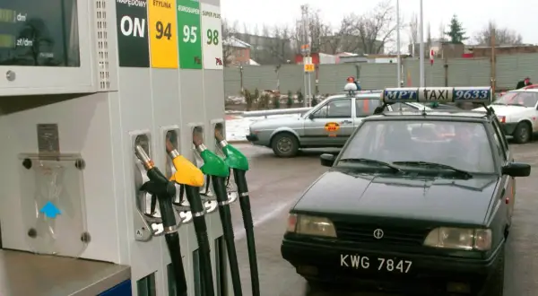 Benzyna E10 - które samochody mogą bezpiecznie ją stosować?